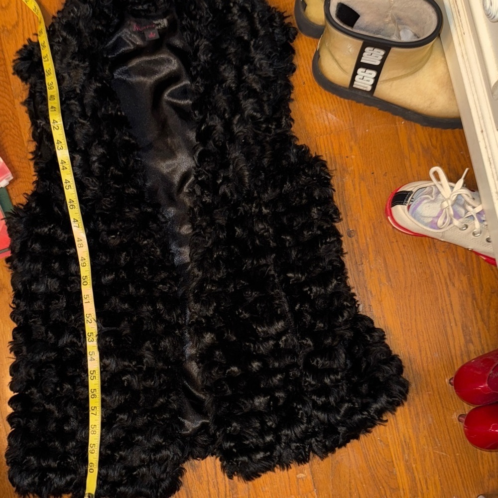 Black Faux Fur Vest soft poodle 2 pockets 3 front hooks